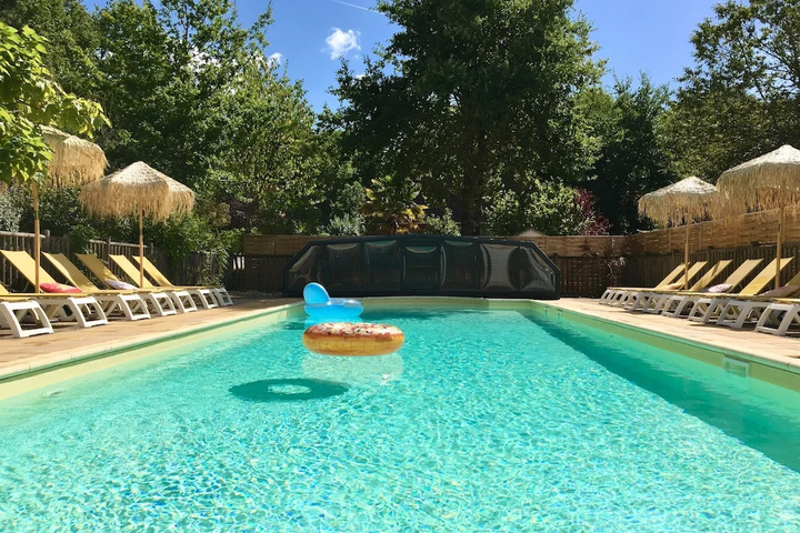 Pool 9 of 15