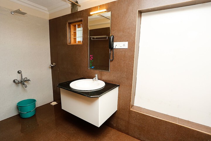 Room 14 of 63