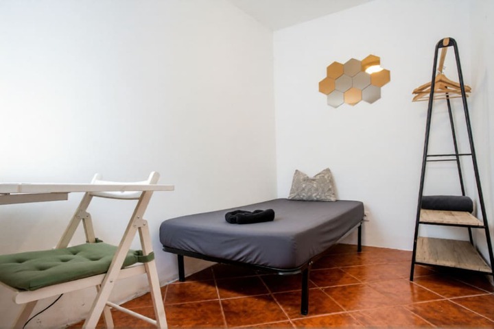 Room 10 of 17