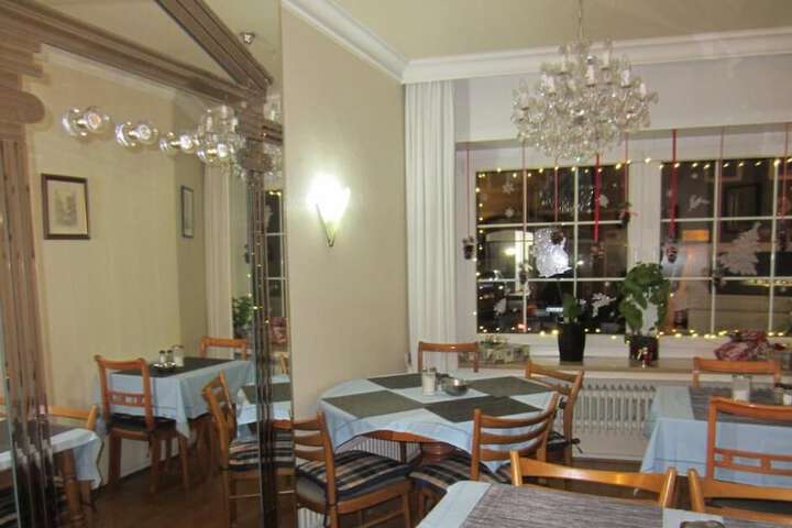 Dining 23 of 38