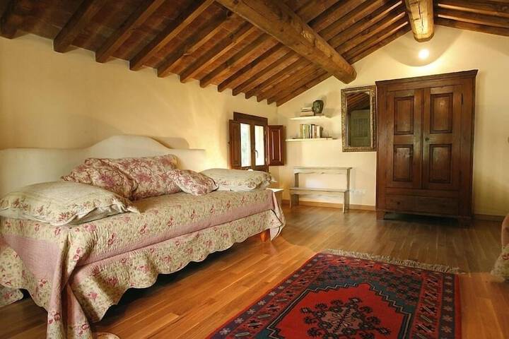 Room 4 of 71