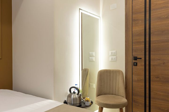 Room 25 of 74
