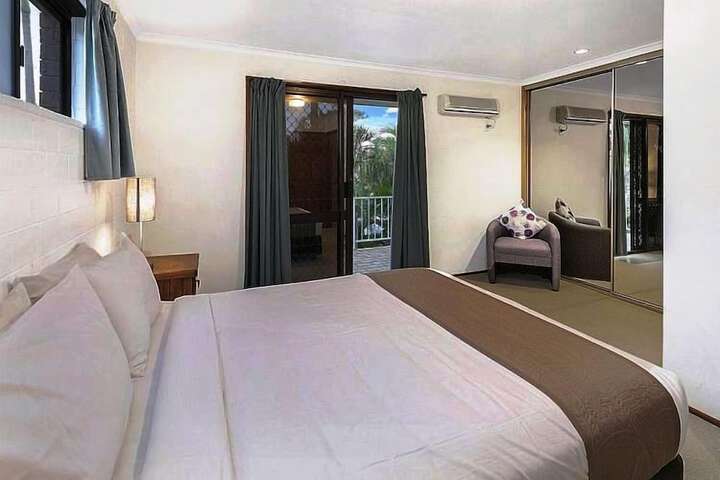 Room 6 of 35
