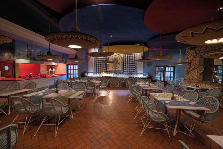 Dining 88 of 131