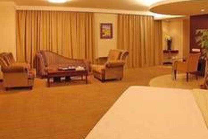 Room 2 of 37