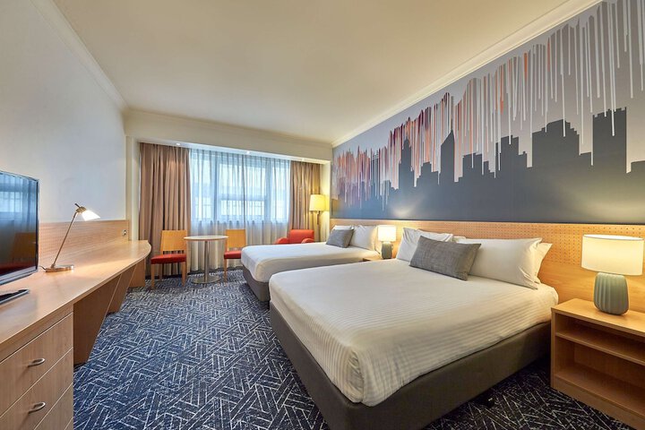 Room 10 of 150