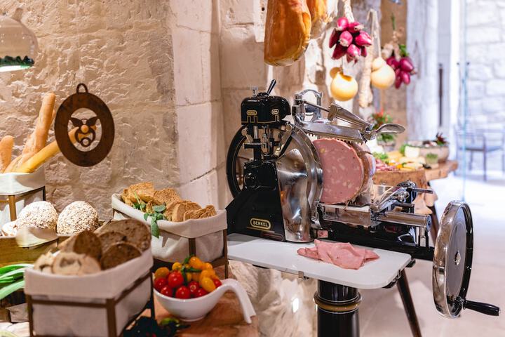 Breakfast/Coffee Service 78 of 97