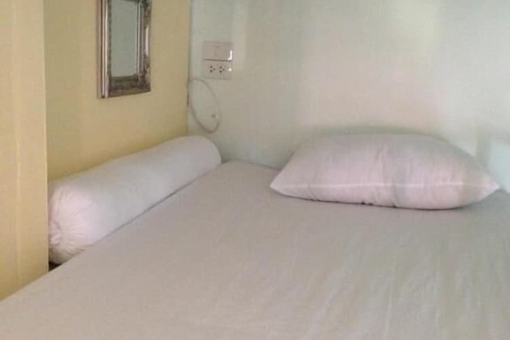 Room 9 of 27