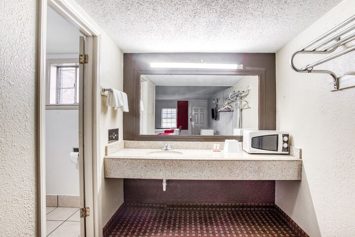 Room 22 of 28