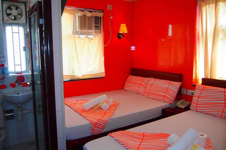 Room 16 of 31