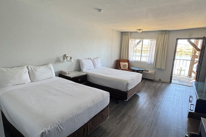 2 Double Beds (2 of 11)