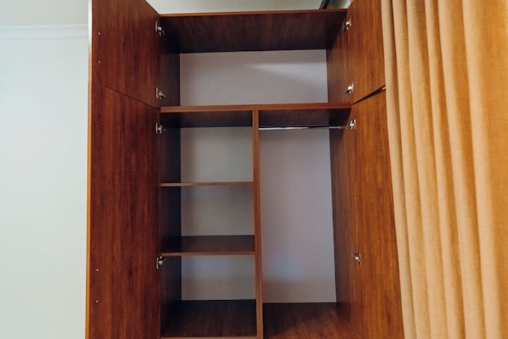 Room 2 of 34