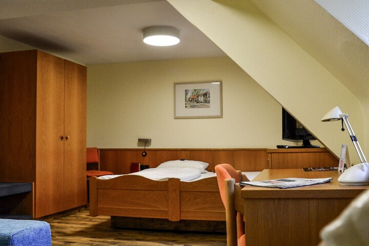 Room 2 of 13