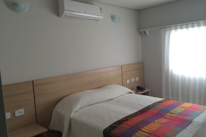 Room 9 of 40