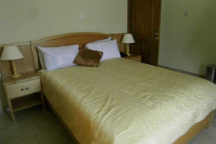Room 12 of 34