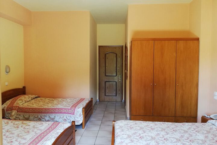Room 15 of 40