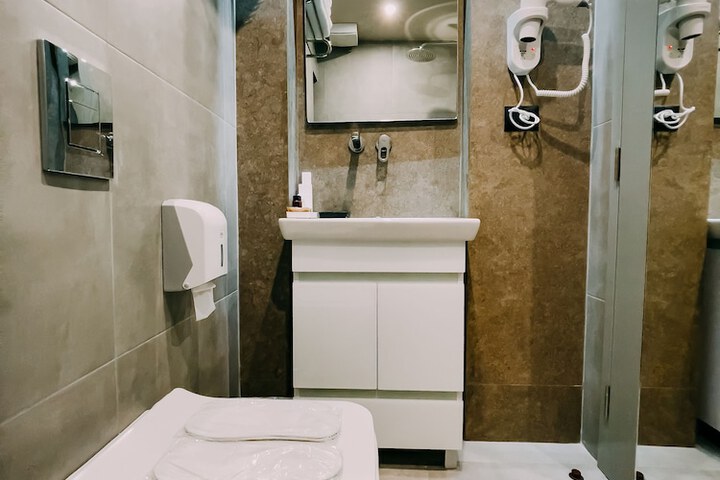 Room 48 of 121