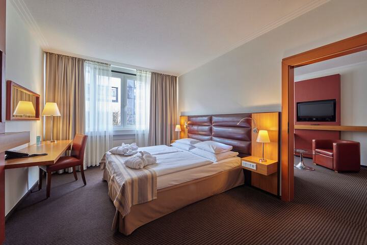 Room 8 of 30