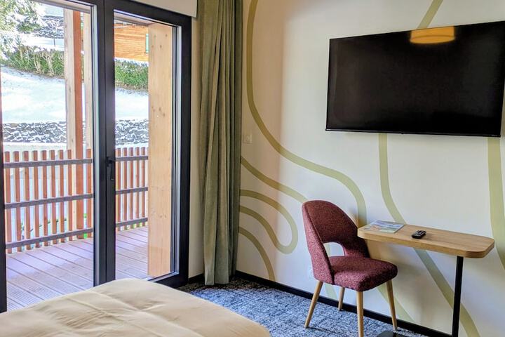 Room 10 of 27