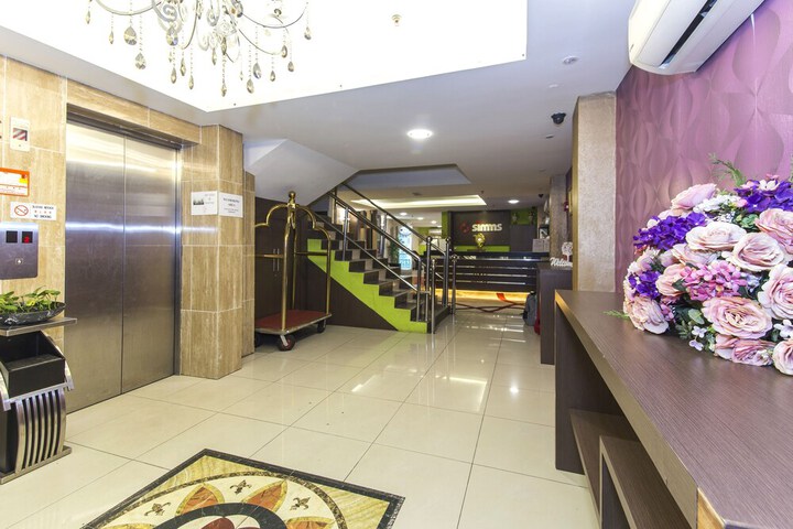 Hotel 2 of 32