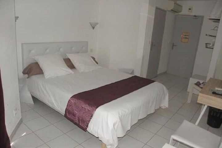 Room 5 of 35