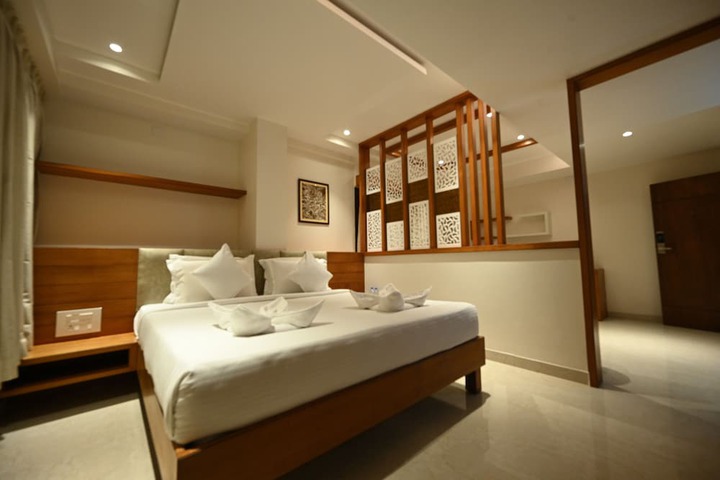 Room 12 of 27