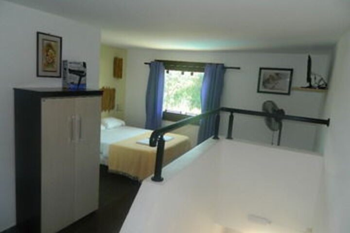 Room 53 of 90