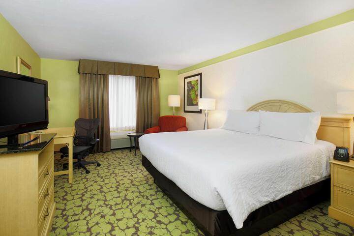 1 King Bed (4 of 19)