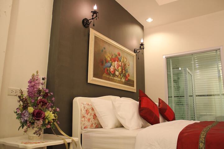 Room 9 of 31