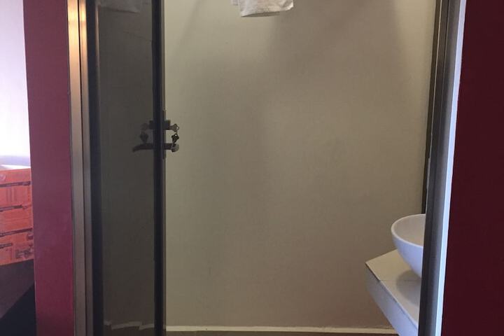 Room 26 of 40