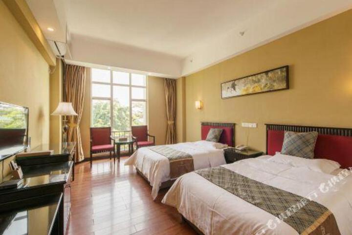 Yixuan Hotel