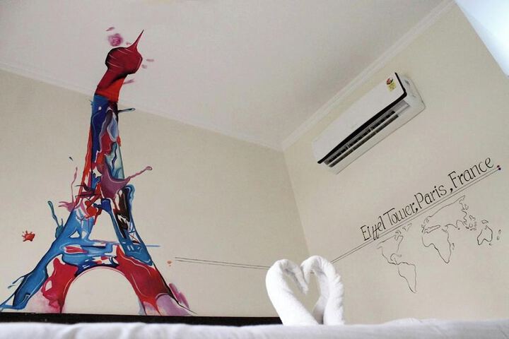 Room 13 of 52