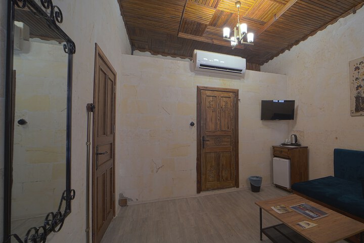 Room 16 of 44