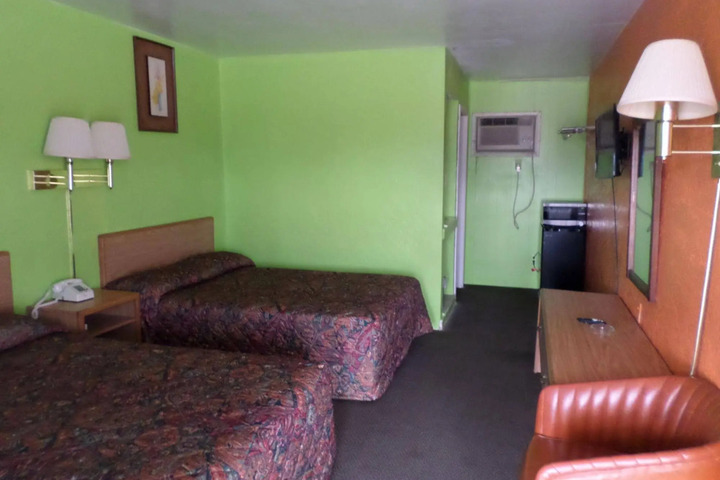 Exterior of BROADWAY MOTEL