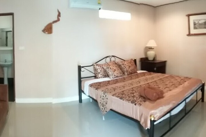 Room 10 of 61