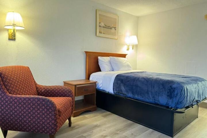 Room 5 of 14