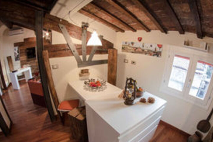Room 10 of 25
