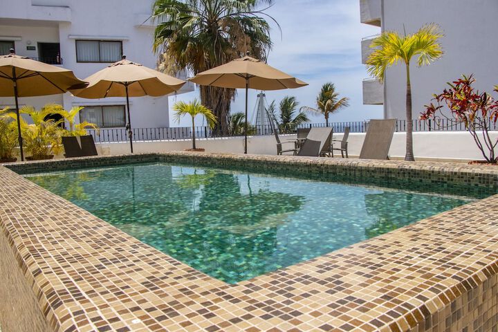 Hotel Pool