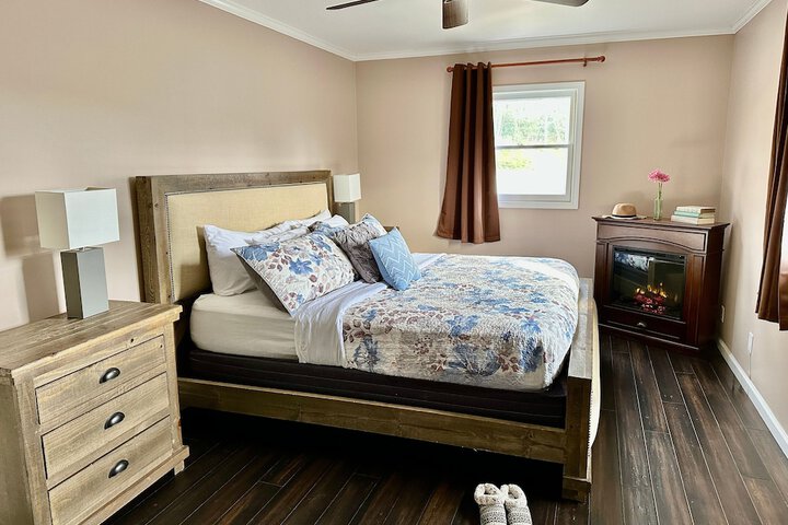 Room 4 of 52