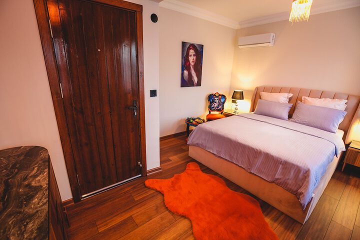 Room 5 of 22