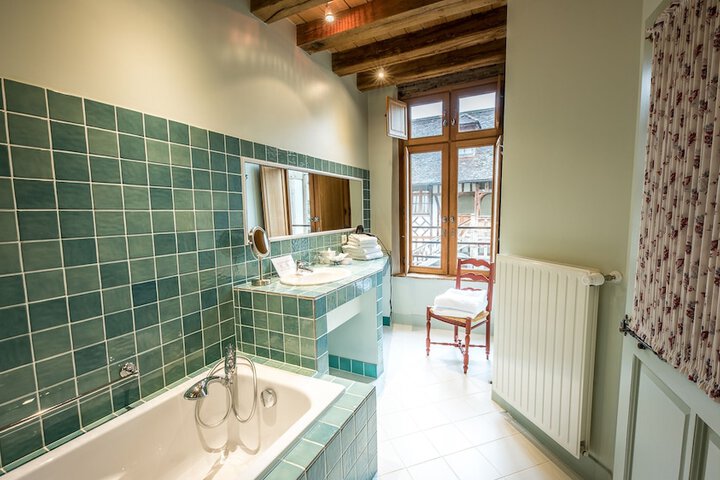 Bathroom Interior Photo