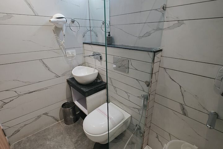 Room 14 of 23