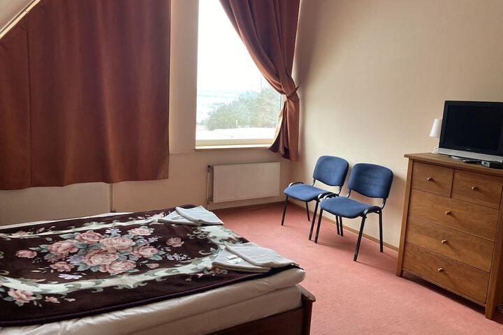 Room 5 of 19