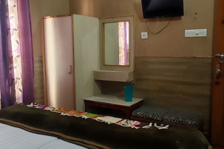 Room 34 of 69