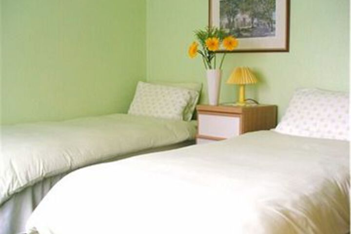 Room 4 of 4