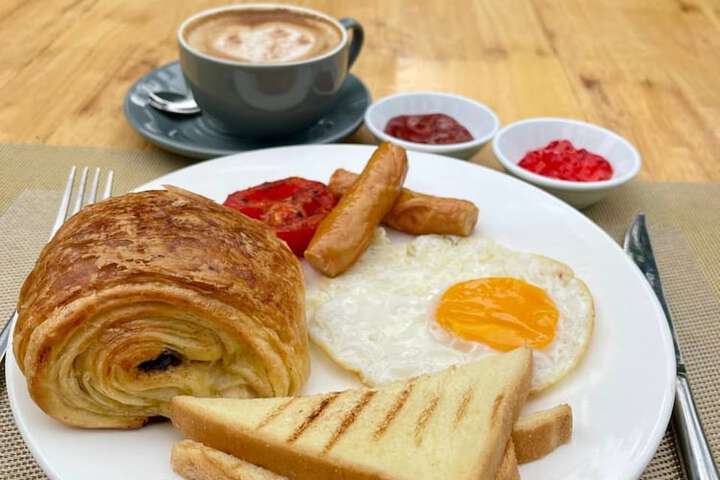 Breakfast/Coffee Service 124 of 151