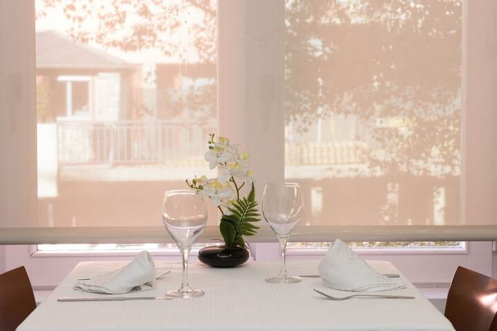 Dining 24 of 37