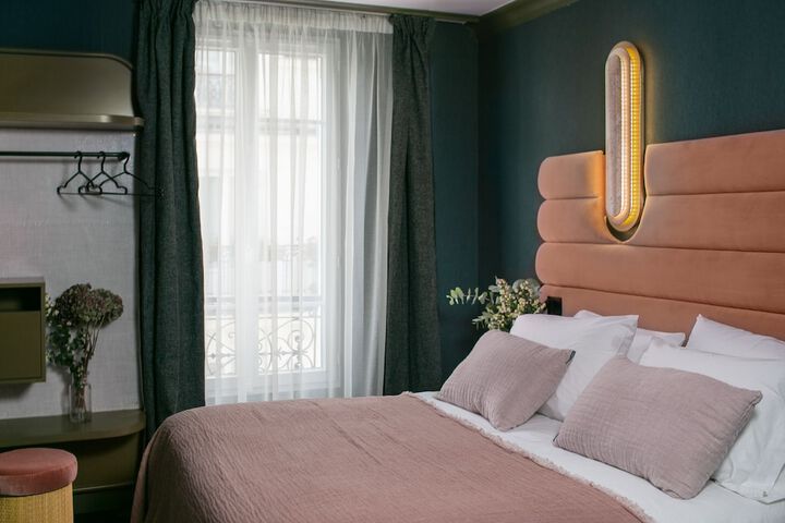 Room 4 of 28