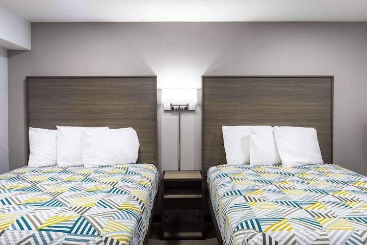 Room 13 of 27