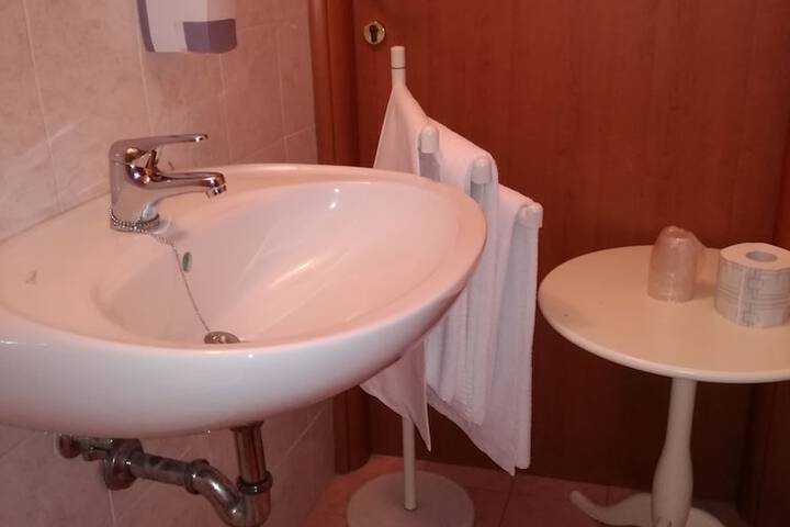 Room 46 of 60